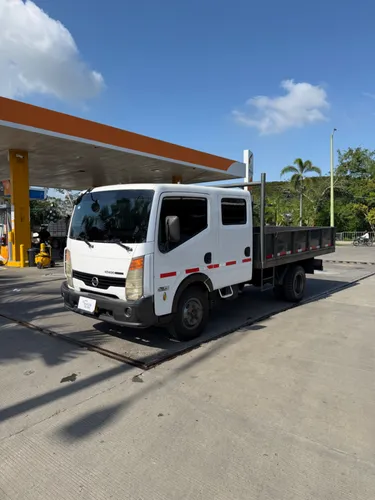 Nissan Cabstar Doble Cabina 3.0cc Diesel 2015