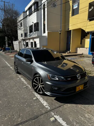 VOLKSWAGEN JETTA GLI 2018 Automático 