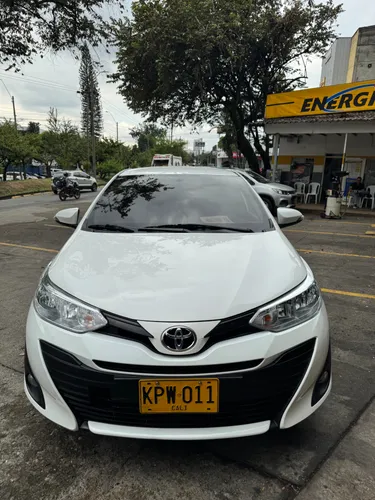 Toyota Yaris Sedán Único Dueo Super Blanco