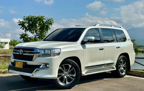 TOYOTA LAND CRUISER SAHARA LC200  VXR EDITION ÁRABE  DIÉSEL  2021