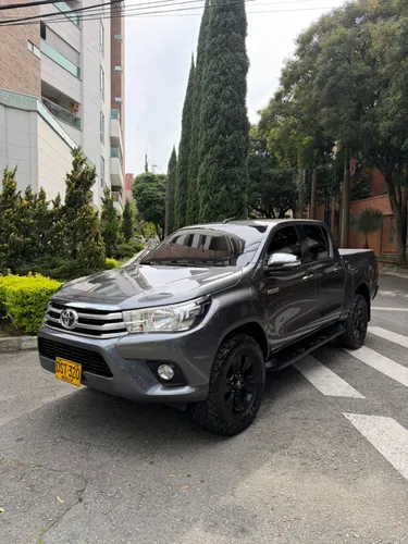 Toyota Hilux 2.8 At Srv Diesel 4x4 2017