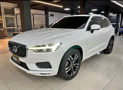 Volvo XC60 Momentum 2021