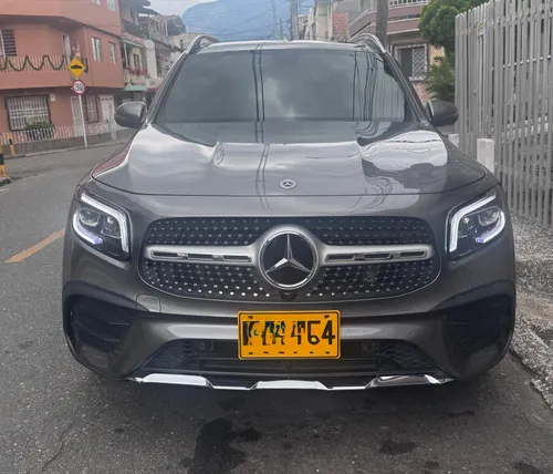 MERCEDES-BENZ GLB 200  7 PUESTOS DE LUJO 