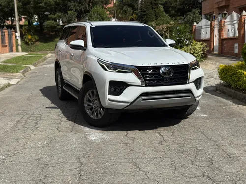 Toyota Fortuner 2.8 diésel 4x4 srv 