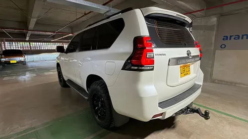 Toyota Prado VX 2022 b2