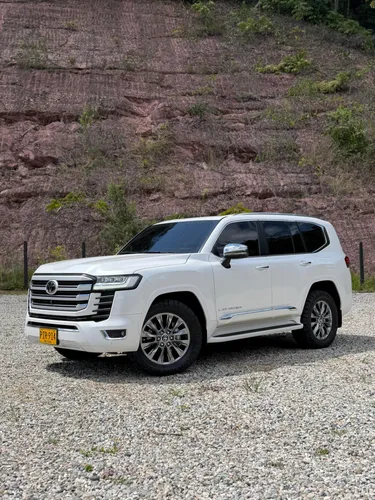 Toyota LC 300 Zx diesel blindada 2024