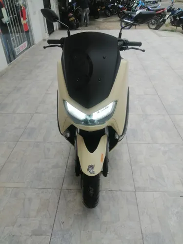 Yamaha N-Max connected 2025