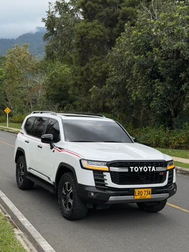 TOYOTA LAND CRUISER LC 300 SAHARA GR  EDICIÓN 70 AOS