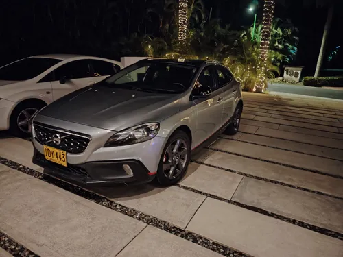 Volvo V40 1.6 T4 cross country 