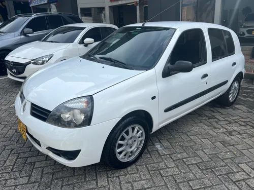Renault Clio campus 1200cc 2015
