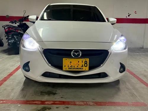 Mazda 2 Touring Mecánico