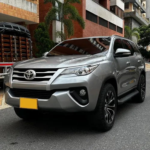 TOYOTA FORTUNER 4X4 BLINDAJE 2 PLUS 2017 
