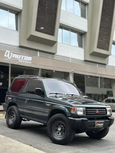MITSUBISHI MONTERO