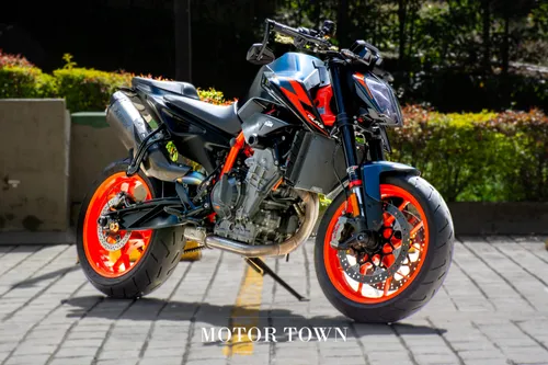 KTM 890 DUKE R 2022