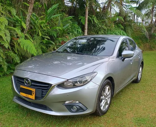 Mazda 3 Touring At 2.0 2015
