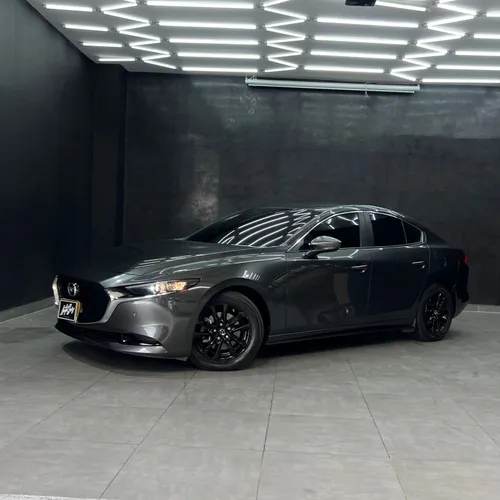 Mazda 3 Touring Híbrido 2024