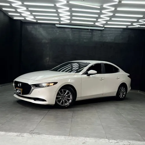 Mazda 3 Touring 2021 2.0