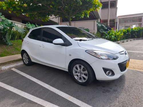 Mazda 2 1.5 Automático 