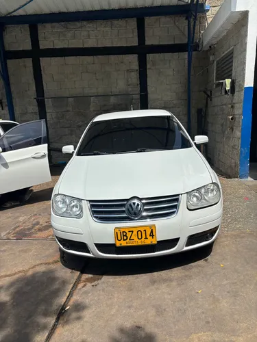 VOLKSWAGEN JETTA 2015 AUTOMÁTICO 