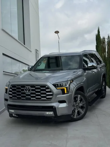 TOYOTA SEQUOIA CAPSTONE 2026 