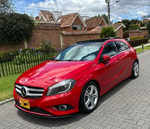 Mercedes Benz A200 - Rojo