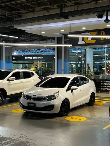 KIA RIO UB EX 2015