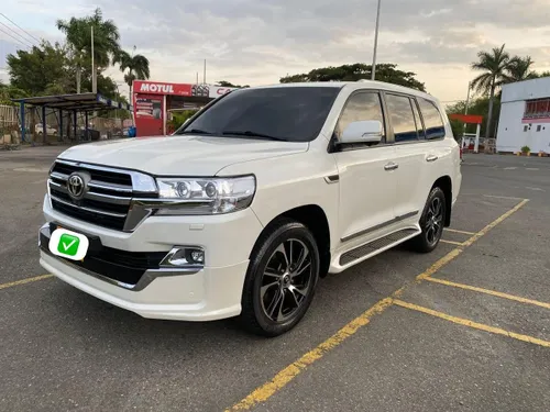 TOYOTA LC 200 GXR DIESIEL V8 4.5