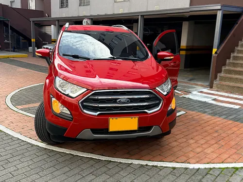 Ford EcoSport Titanium - 2019 - Automática - 50.000 km - Roja