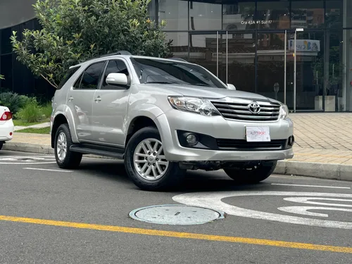 Toyota Fortuner SR5 2.7