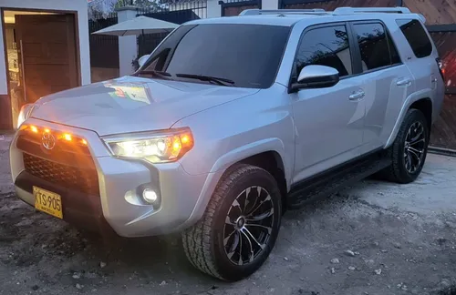TOYOTA 4Runner Sport SR5