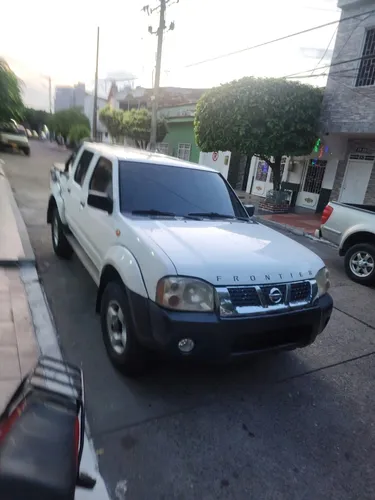   SE VENDE CAMIONETA 44 NISSAN FRONTIER D22 JAPONESA