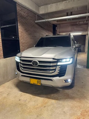 Toyota LC300 Land Cruiser 300 ZX Diésel Automática - Versión Top Impecable