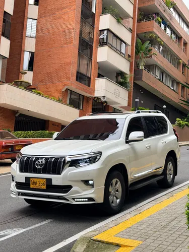 Toyota Land Cruiser Prado TXL Blindaje 2 Plus