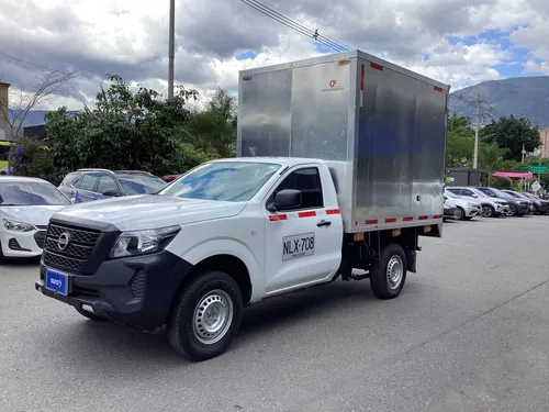 Nissan Frontier 2025  4x2 Gasolina  Gas