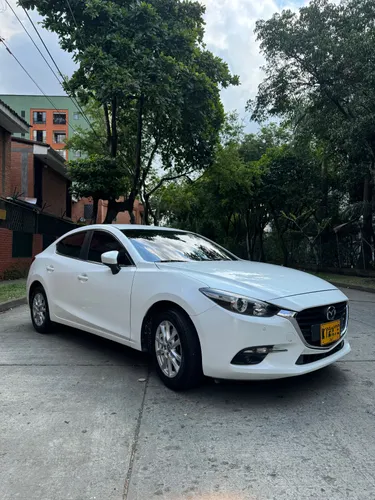 Mazda 3 touring 2018