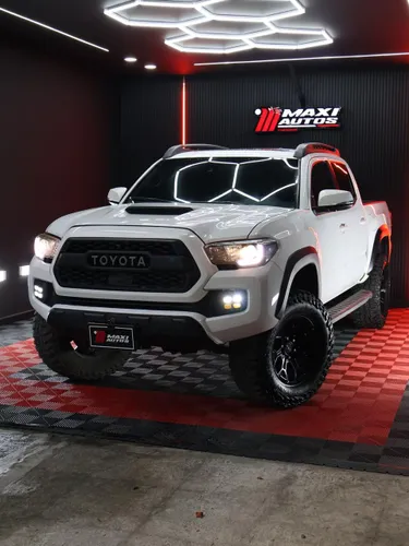 TOYOTA TACOMA TRD PRO 2020 SALVAMENTO AUTOMATICA 4X4 BLANCA KMS 37900