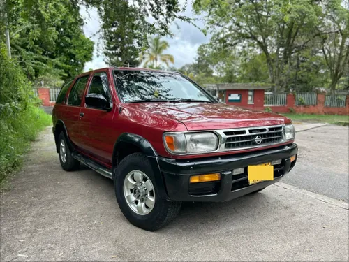 Nissan Pathfinder 1998  Versión Full 4x4  Automática