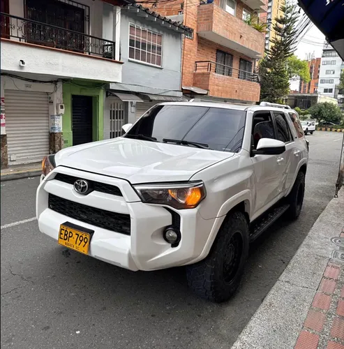 TOYOTA 4RUNNER SR5 BLINDADA 2018