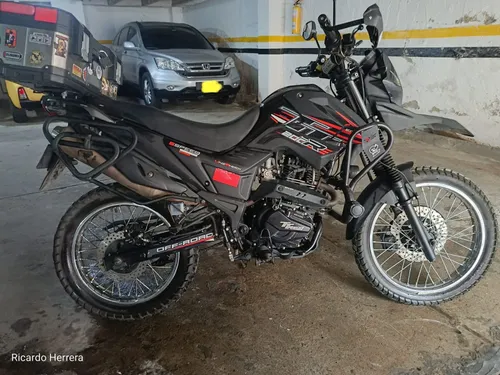 AKT TTR 200 modelo 2024 