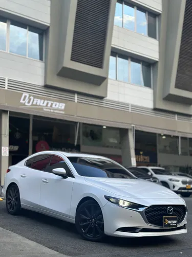 MAZDA 3 GRAND TOURING 
