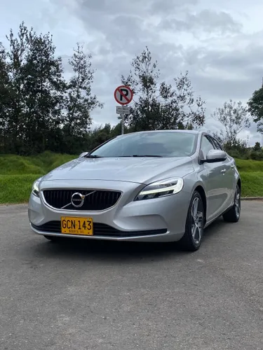 Volvo V40 2019