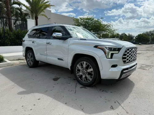 TOYOTA SEQUOIA CAPSTONE HÍBRIDO 2026