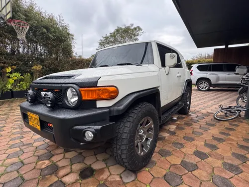 Toyota FJ Cruiser AT modelo 2020 70.000 km 