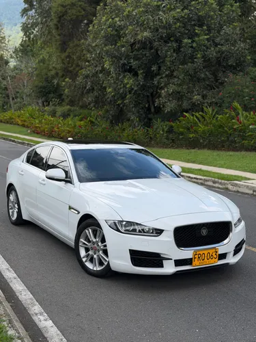 JAGUAR XE 2.0L PRESTIGE