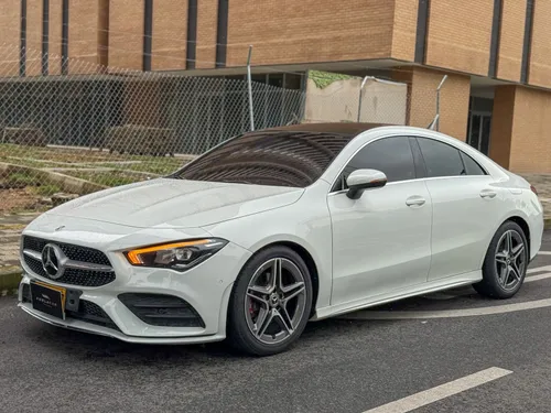 MERCEDES BENZ CLA 180 AMG LINE 