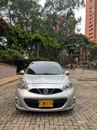 NISSAN MARCH CONNECT AUT GRIS PLATA 