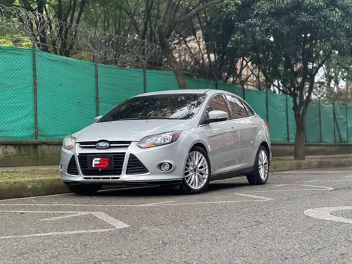 FORD FOCUS TITANIUM 2014