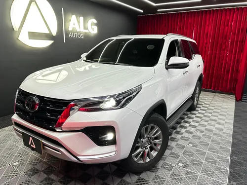 Toyota fortuner SRV 2.8 diesel 4X2 2025