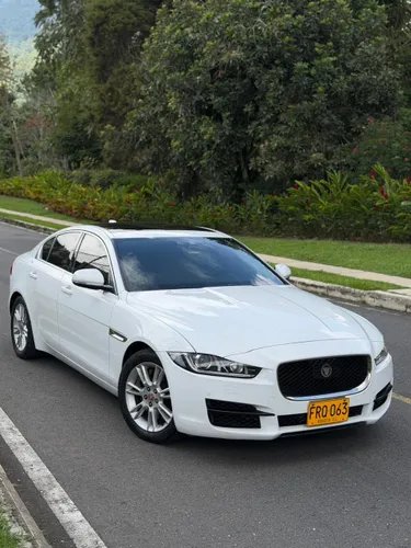 JAGUAR XE