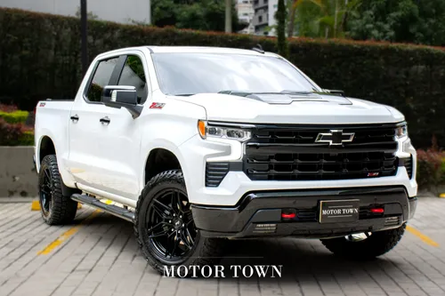 CHEVROLET SILVERADO Z71 LT 2024